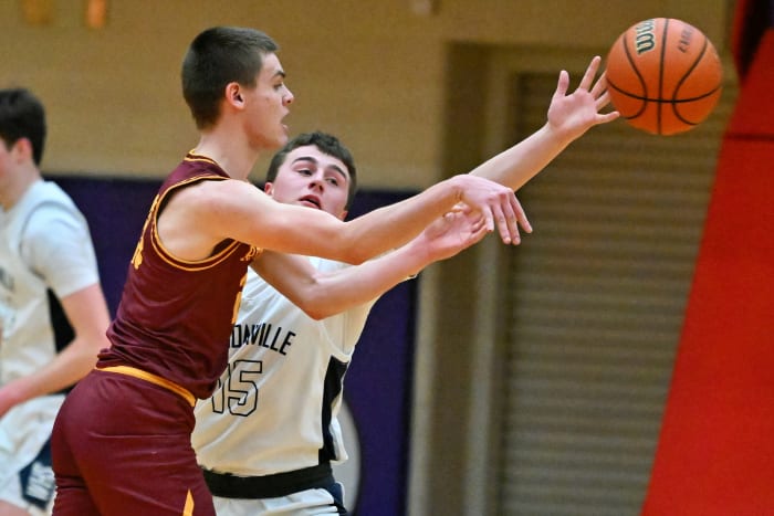 a Wilsonville Redmond 5A Oregon boys basketball quarterfinal 2024 Leon Neuschwander 11